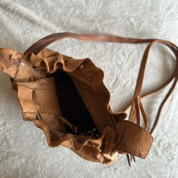 Vintage handmade leather bucket bag - Picture 4 of 5
